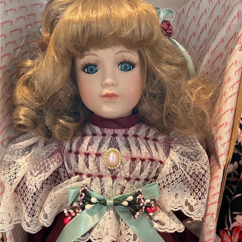 QVC Camelot Doll Molly 21 inch in box